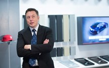 Elon Musk chamou pedófilo a mergulhador do resgate da Tailândia e afundou a Tesla