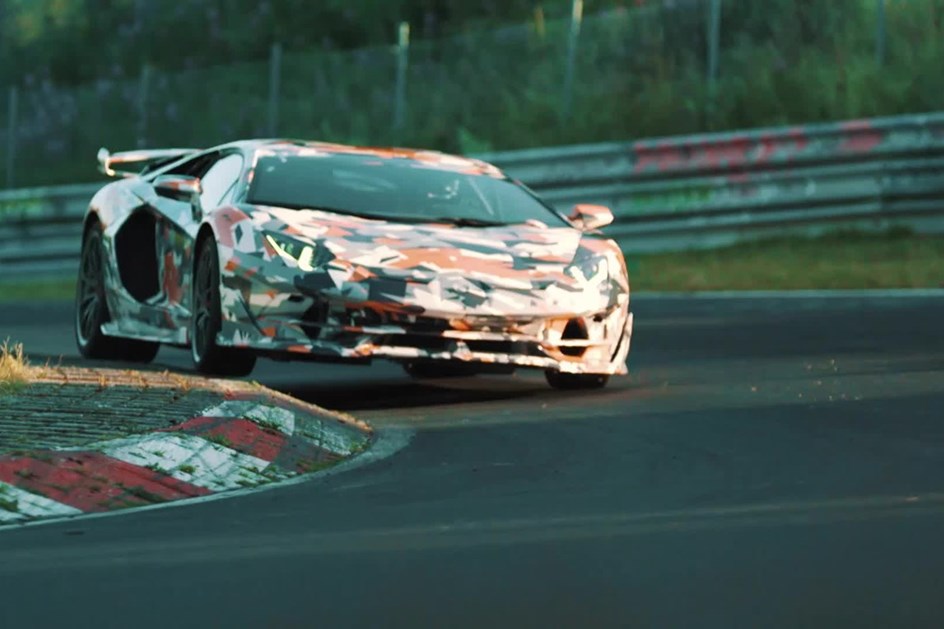 Lamborghini Aventador SVJ "derreteu" recorde da Porsche no Nürburgring! 