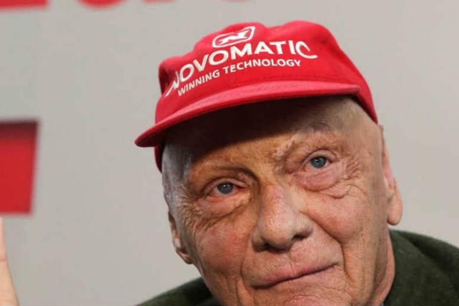 Cirurgião que fez transplante de pulmão a Niki Lauda está optimista