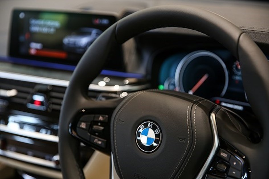 BMW manda recolher 324 mil carros por risco de incêndio