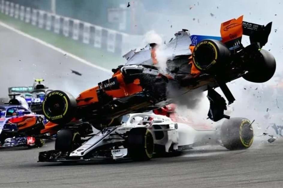 F1: Impressionante acidente no G.P. da Bélgica vai sair muito caro às equipas