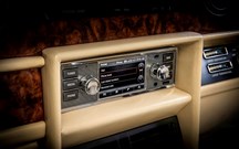 Jaguar – Land Rover propõe info-entretenimento para clássicos