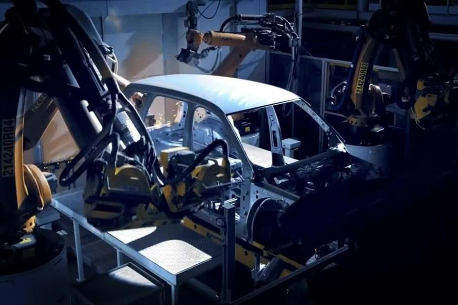 Skoda mostrou novos detalhes do radical Kodiaq RS de 240 cv