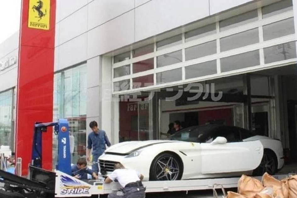 Tufão Jebi destruiu 51 Ferrari no Japão