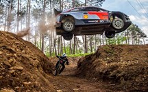 Lousã recebeu duelo incrível entre uma bicicleta e um Hyundai i20 WRC