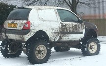 Nunca viu um Renault Clio assim!