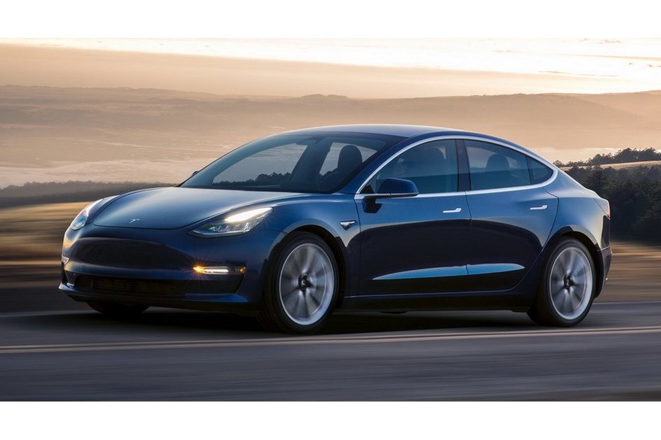 Tesla lança versão mais barata do Model 3