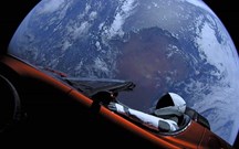 Tesla Roadster e Starman já passaram a órbita de Marte