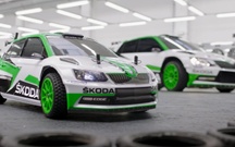 Skoda faz corrida pela fábrica com carros… telecomandados!