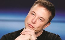 “Sinto-me mal por odiar tanto a indústria dos combustíveis”, diz Elon Musk