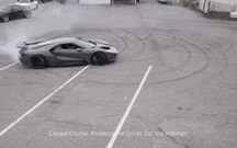 Campeão de Drift foi buscar o seu Ford GT ao “stand” e não perdeu tempo…