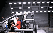 Veja o que sofre um boneco de testes nas mãos da Ford