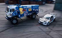 Red Bull meteu camião de 9 toneladas a derrapar ao lado de Mad Mike