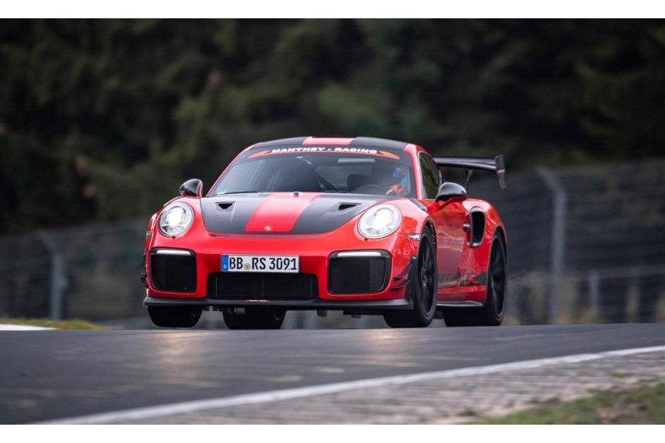 Porsche 911 GT2 RS MR recuperou recorde do Nürburgring 