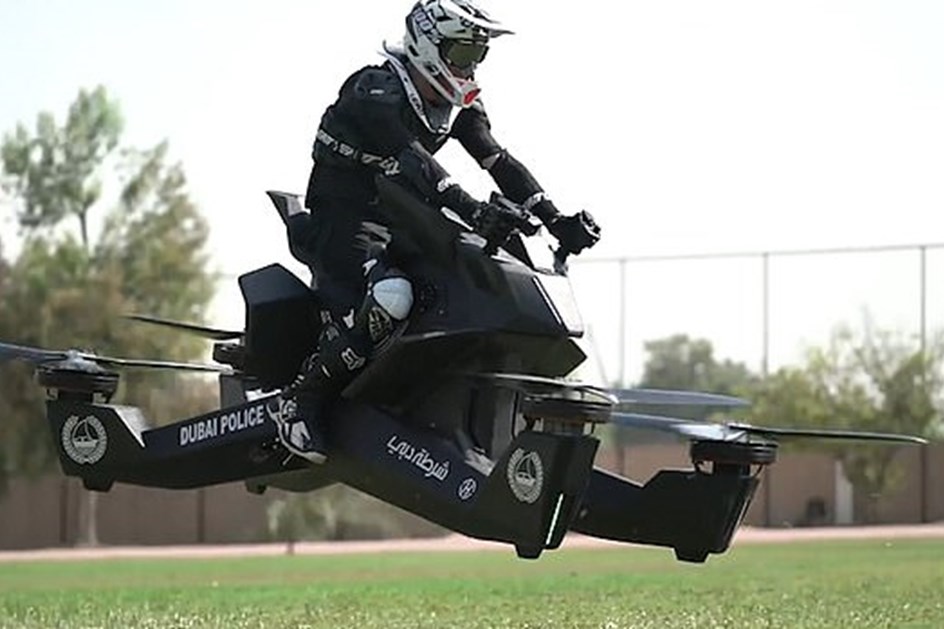 Polícia do Dubai já treina agentes para guiarem motos voadoras