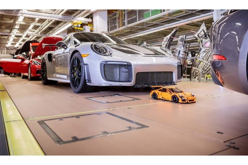Último 911 GT3 RS da LEGO já deixou as instalações da Porsche
