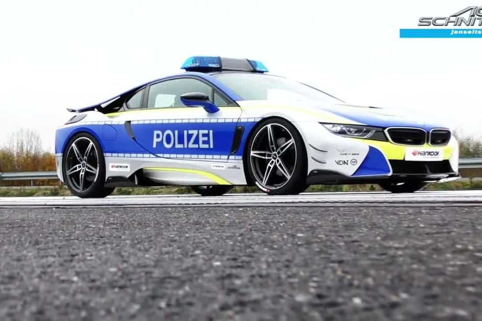 BMW i8 Roadster virou carro de polícia amigo do ambiente