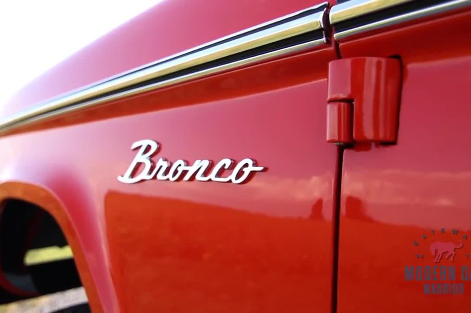 Esta empresa pode vender-lhe um Ford Bronco de 1966 novo!