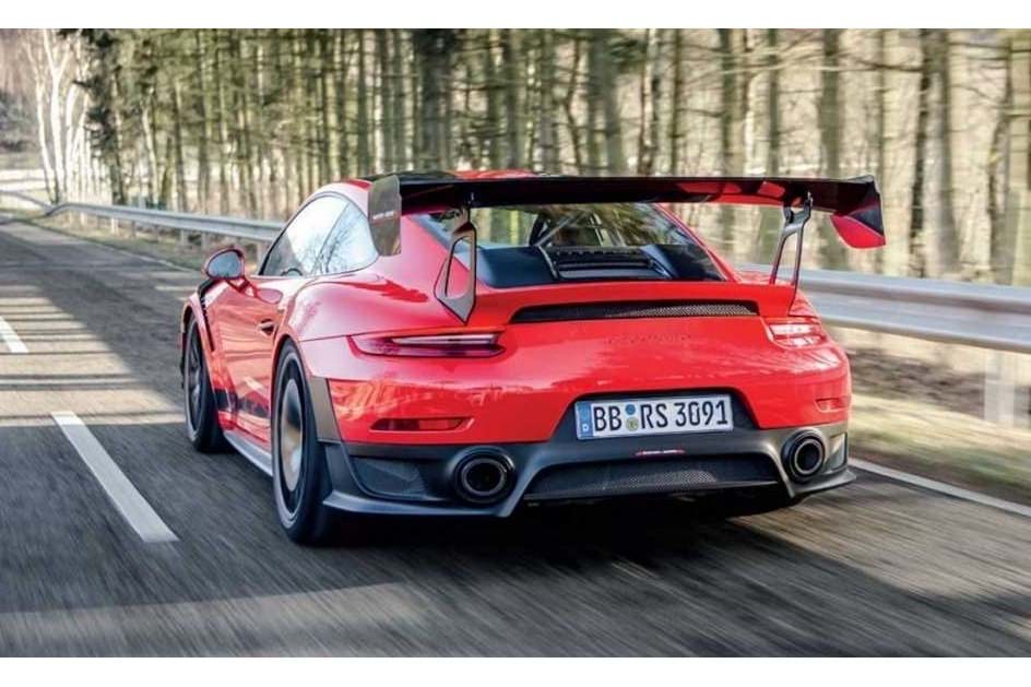 Não vai acreditar no preço do Porsche 911 GT2 RS MR