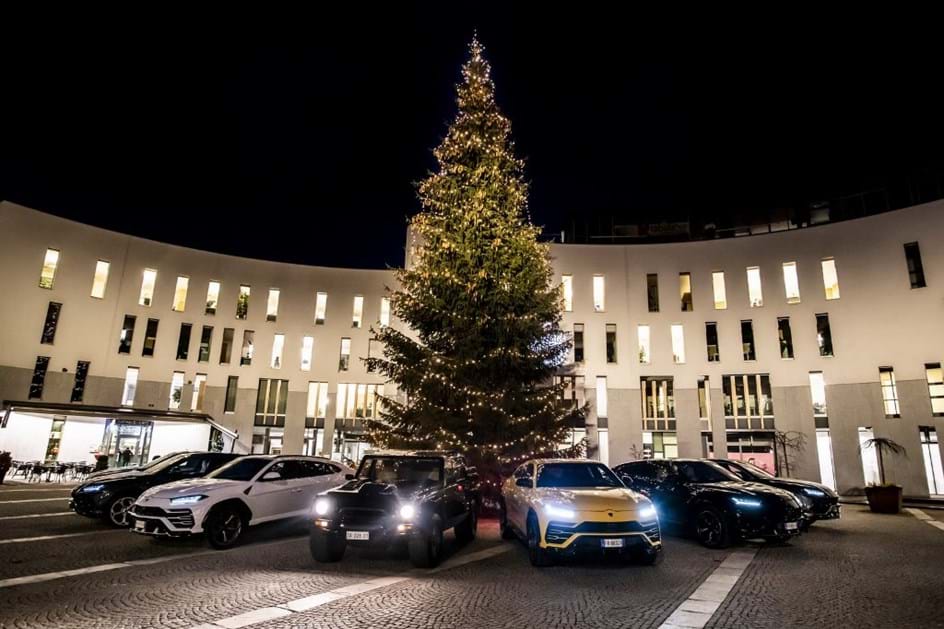 Urus passou o Natal com o pai, o Lamborghini LM002