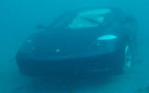 Este Ferrari 360 Modena acabou no fundo do mar
