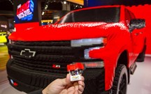 Esta Chevrolet Silverado é feita de 334 mil peças de LEGO