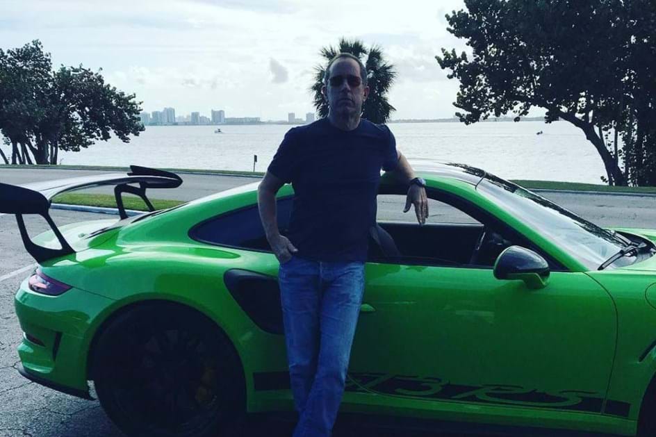 Comediante Jerry Seinfeld acusado de vender Porsche falso por 1.54 milhões