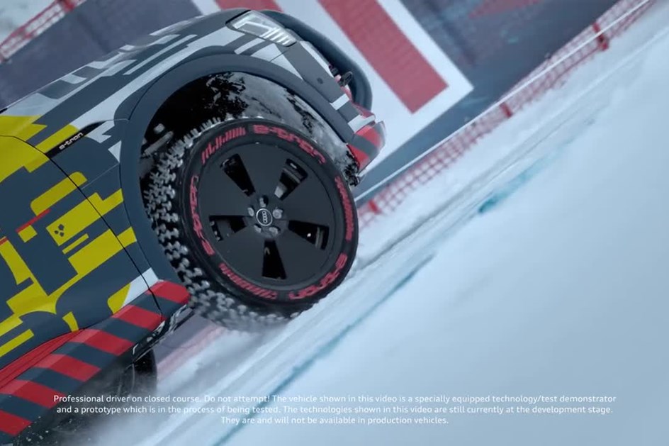  Audi e-tron eléctrico subiu a mítica pista de ski Streif de Kitzbuhel na Áustria