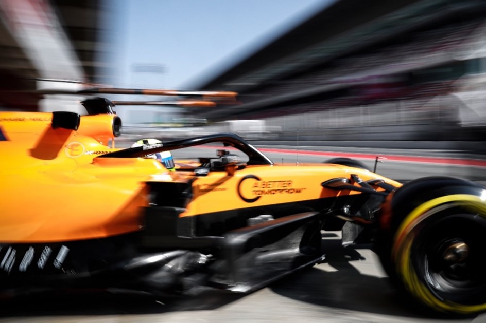 F1: Incêndio na box da McLaren faz três feridos