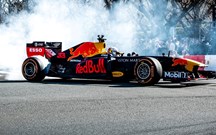 Red Bull Racing: Verstappen e Gasly deram espectáculo nas ruas de Tóquio