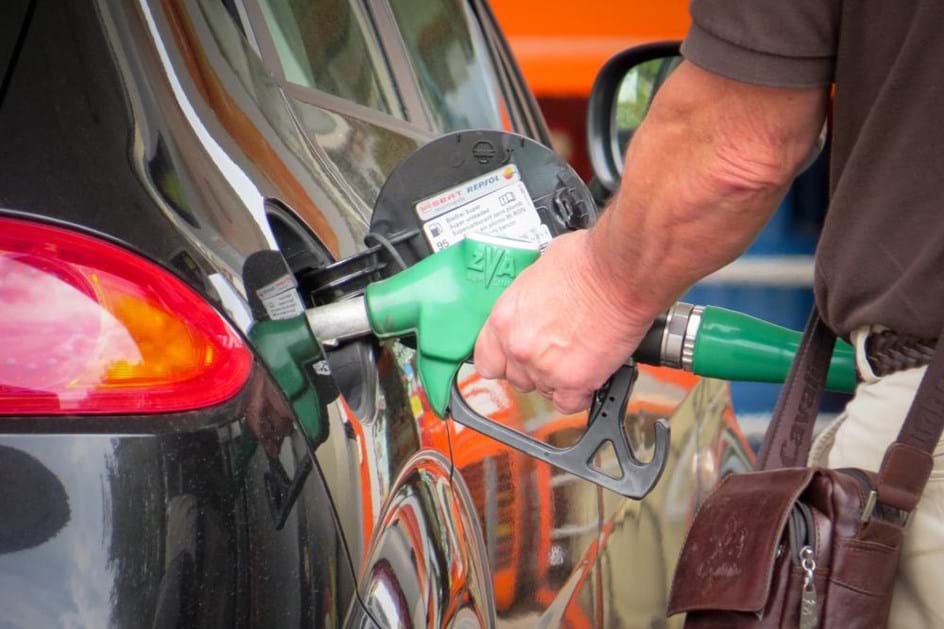 Preço da gasolina vai sofrer maior 'queda' desde o início do ano