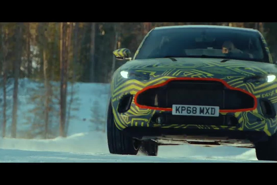 Aston Martin DBX foi levado ao extremo na Suécia