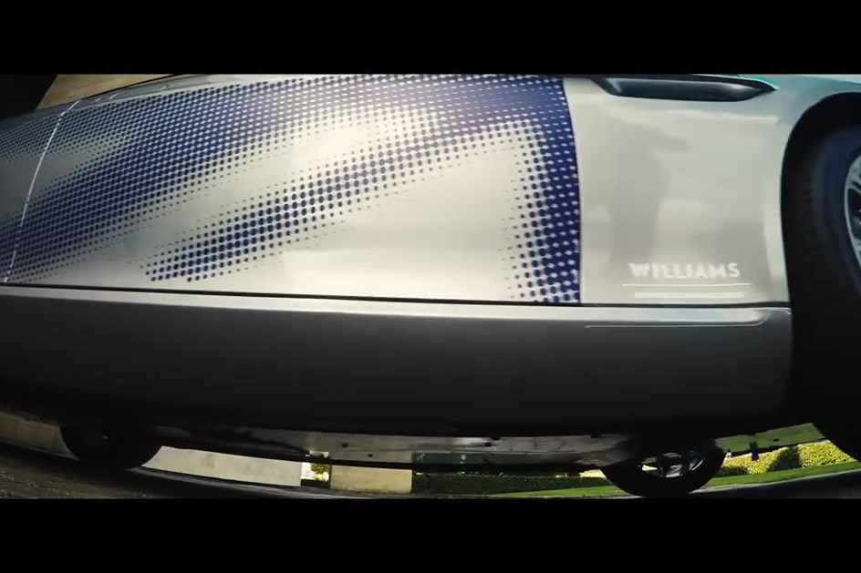 007 - James Bond troca V12 por um Aston Martin Rapide eléctrico