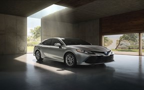 Hybrid 2.5 218 Exclusive 4p CVT