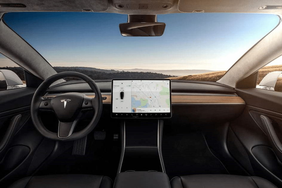 Tesla quer produzir um milhão de táxis com condução autónoma