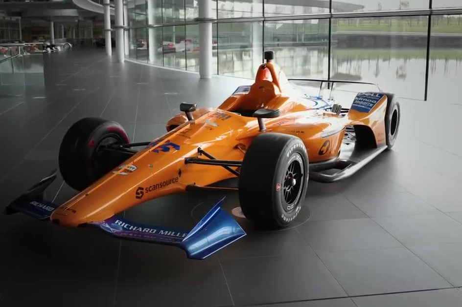 É com este McLaren que Alonso vai voltar a tentar ganhar a Indy 500