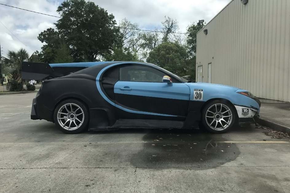 Acha este Bugatti Chiron estranho? É normal, é um Hyundai Coupé