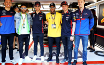 F1: Neymar visitou a ‘box’ da Red Bull em Barcelona