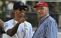 Niki Lauda, o homem que foi buscar Hamilton e que ajudou a transformar a Mercedes numa “superpotência” da F1