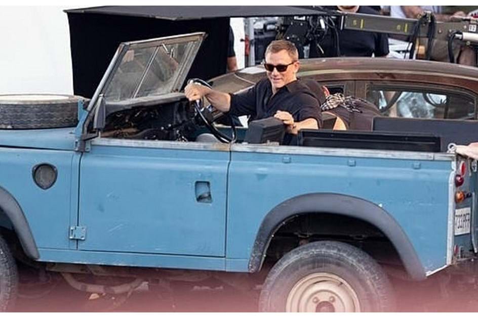 James Bond vai guiar Land Rover Series III no próximo filme da saga