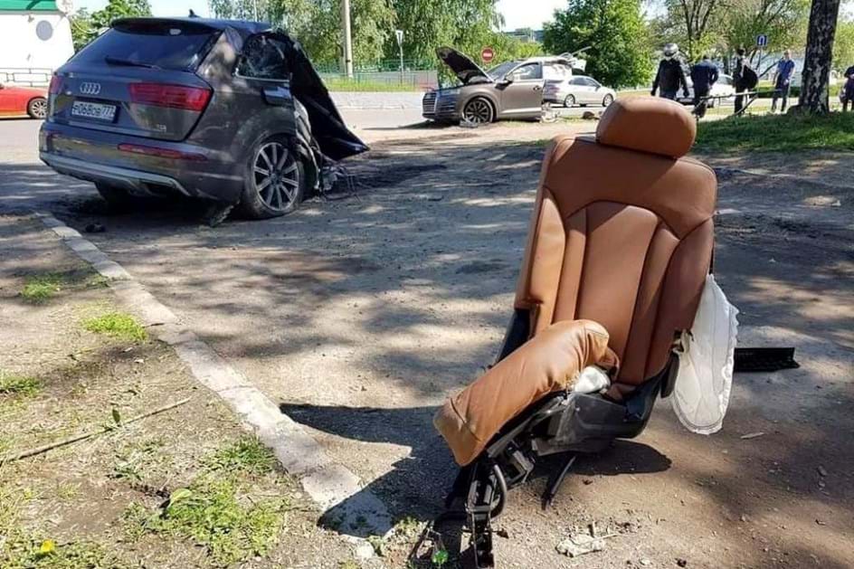 Audi Q7 partiu-se a meio depois de choque violento na Rússia