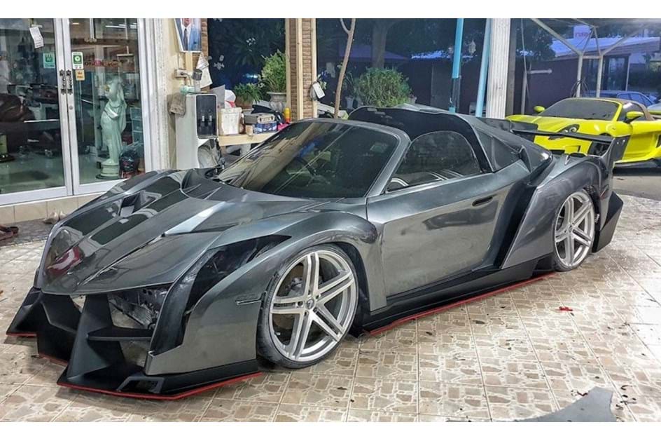 Garagem tailandesa transforma Toyota MR2 em Lamborghini Veneno