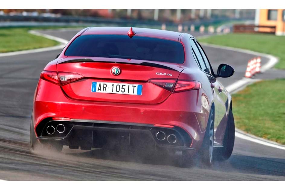 Alfa Romeo apareceu na maior concentração de BMW do mundo. Veja como correu!