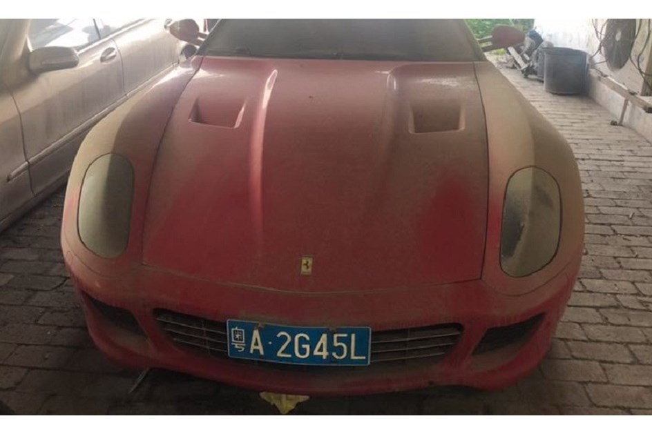 Ferrari 599 GTB Fiorano quase vendido na China por 220 euros