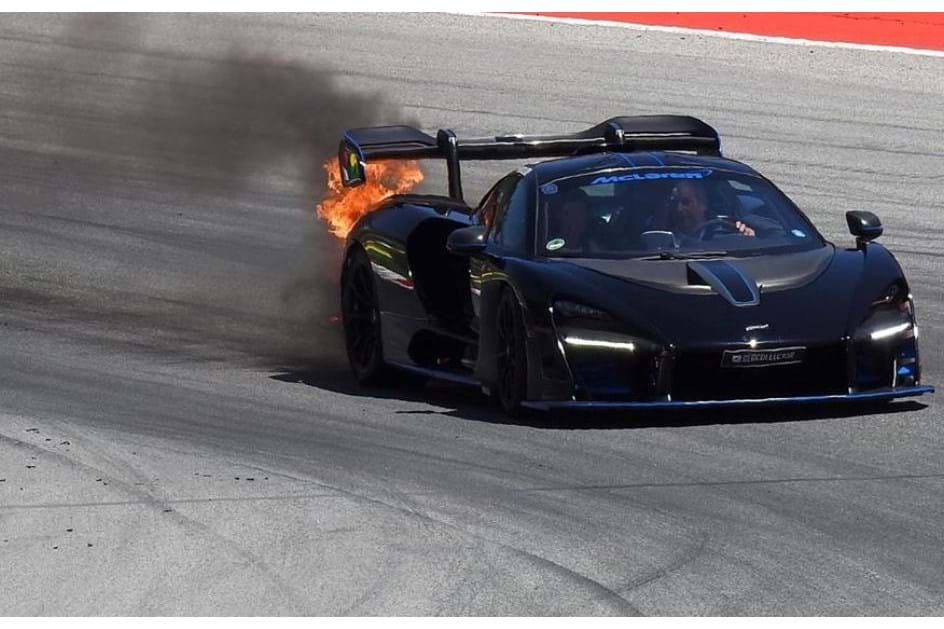 Mais um McLaren Senna que pegou fogo. Já é o segundo! 