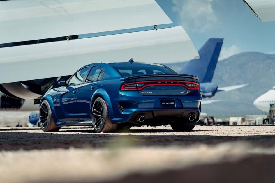 Dodge Charger SRT Hellcat Widebody apresentado com 717 cv - Novos