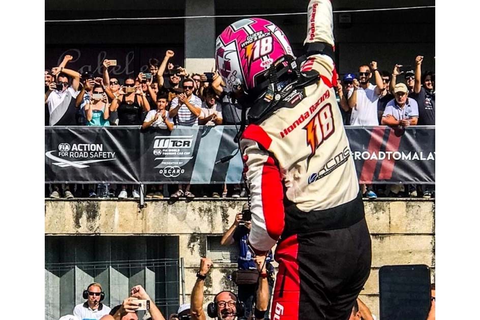 Honda Racing vence corrida e sobe ao pódio na abertura do