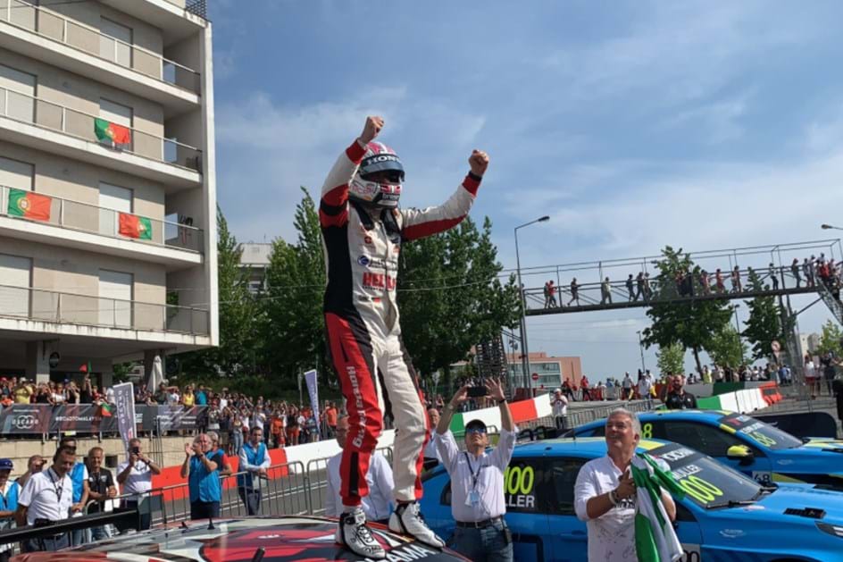 LusoMotores - Tiago Monteiro fechou a época do FIA WTCR em Aragon