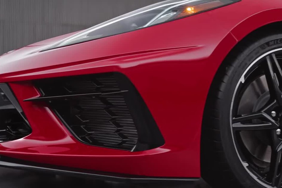 Stingray: primeiro Corvette de motor central já foi revelado