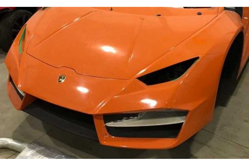 Polícia brasileira encerra oficina que falsificava Lamborghinis e Ferraris  - Actualidade - Aquela Máquina